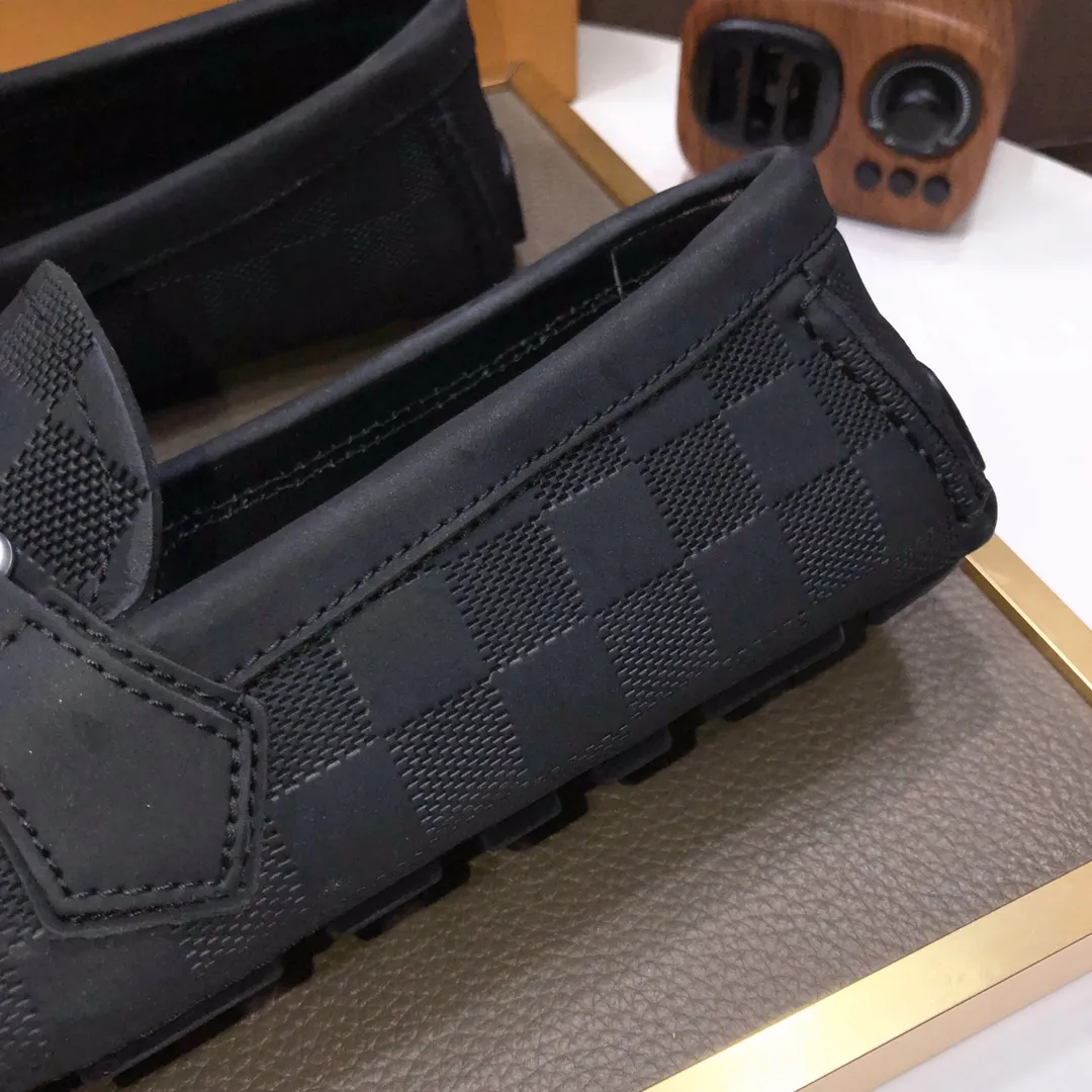Men's men's shoes 💰420💰 [LV Doudou shoes] (water-dyed cowhide lining) new model is on the market, available on the official website. The new Doudou shoes are processed into single-color materials, and the uppers are made of imported cowhide material. The body of the shoe is fully hemmed with mark thread, and is lined with imported original cowhide leather. The elegant shoe shape is super suitable for all-matching, and the size is 38-44.